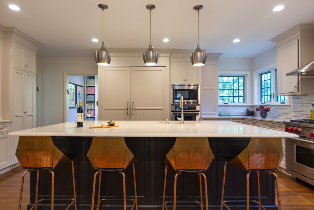 Modern Dining Table Setup in the Middle of the Kitchen